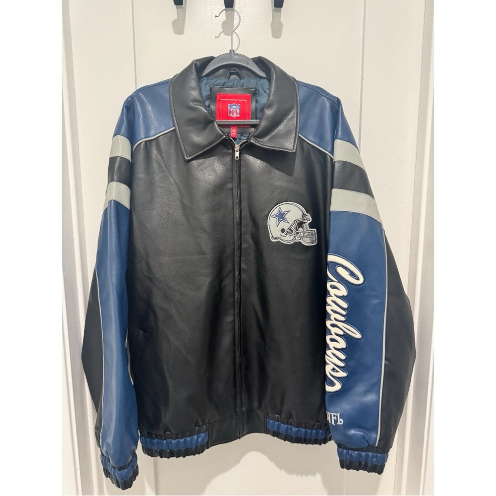 SOLD-NFL Vintage Cowboys Men's Black and Blue Varsity Jacket